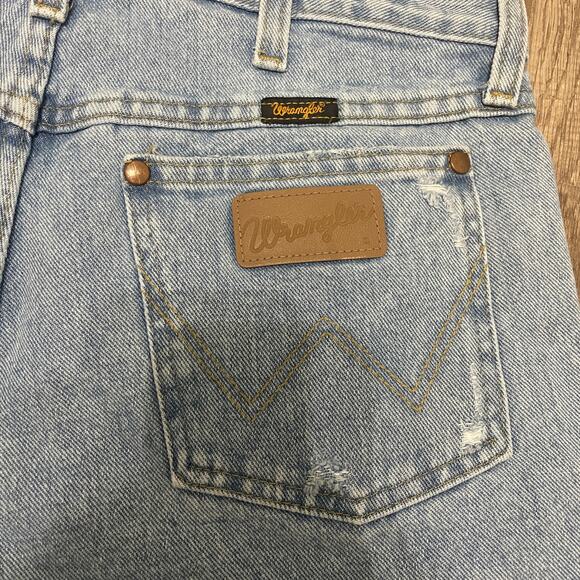 Vintage Wrangler 13MWZ Denim Cutoff Shorts – Light Wash – W 16" - Picture 3 of 8